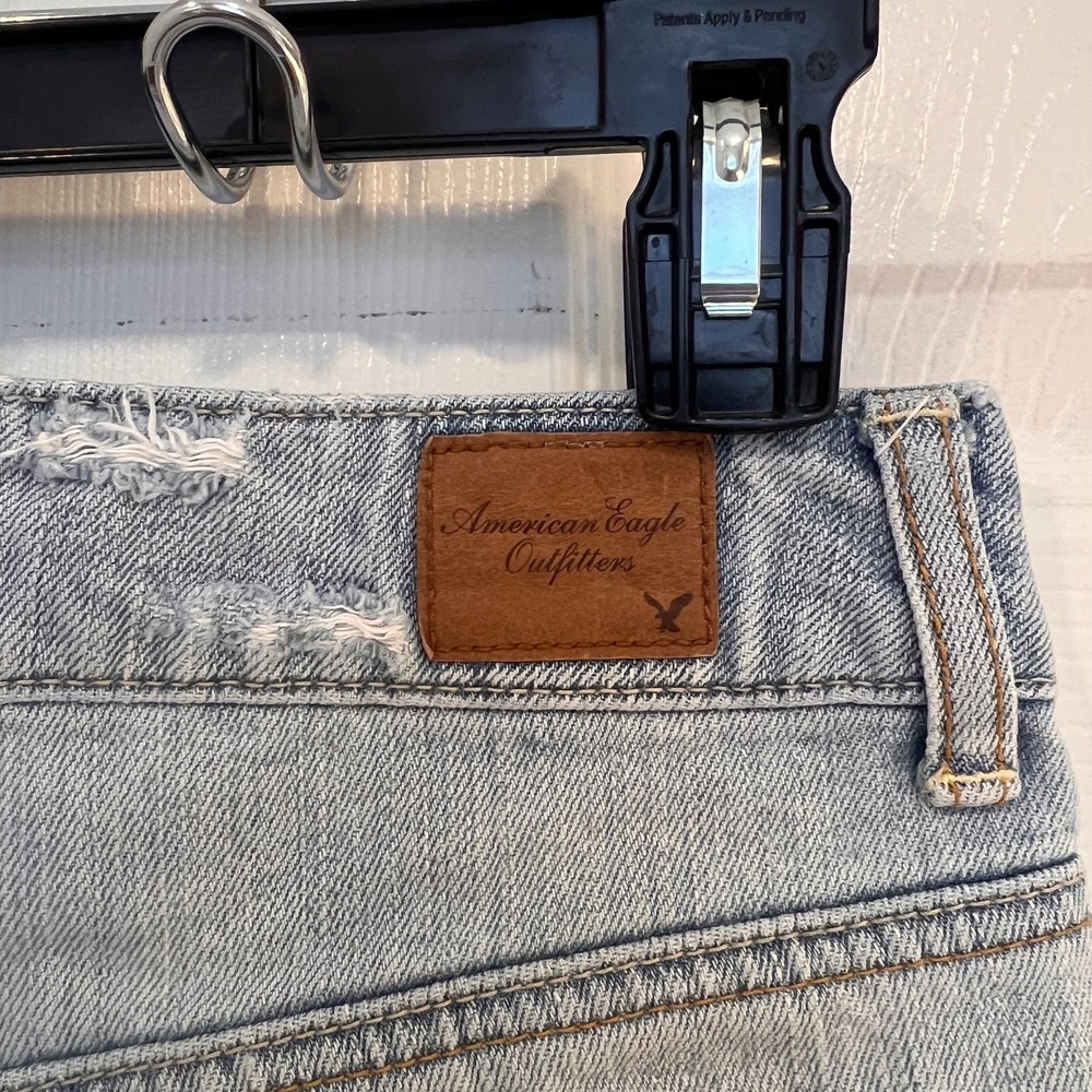 American‎ Eagle Outfitters Y2K Distressed Light Wash Jean Shorts - Picture 5 of 7